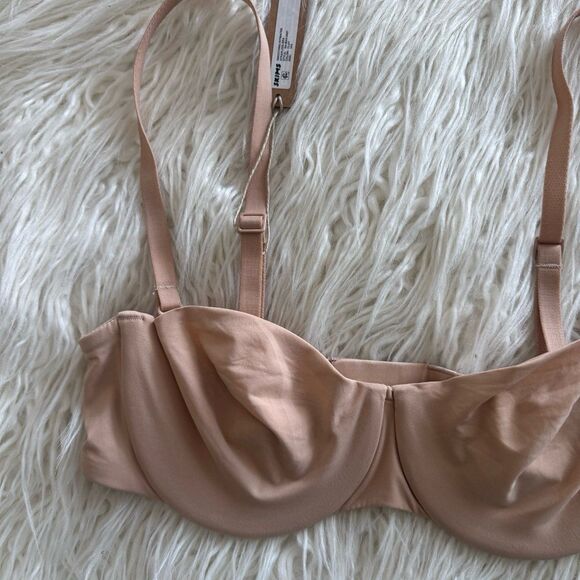 Skims Smoothing Intimates Strapless Bra Clay Size 34A - Picture 4 of 7